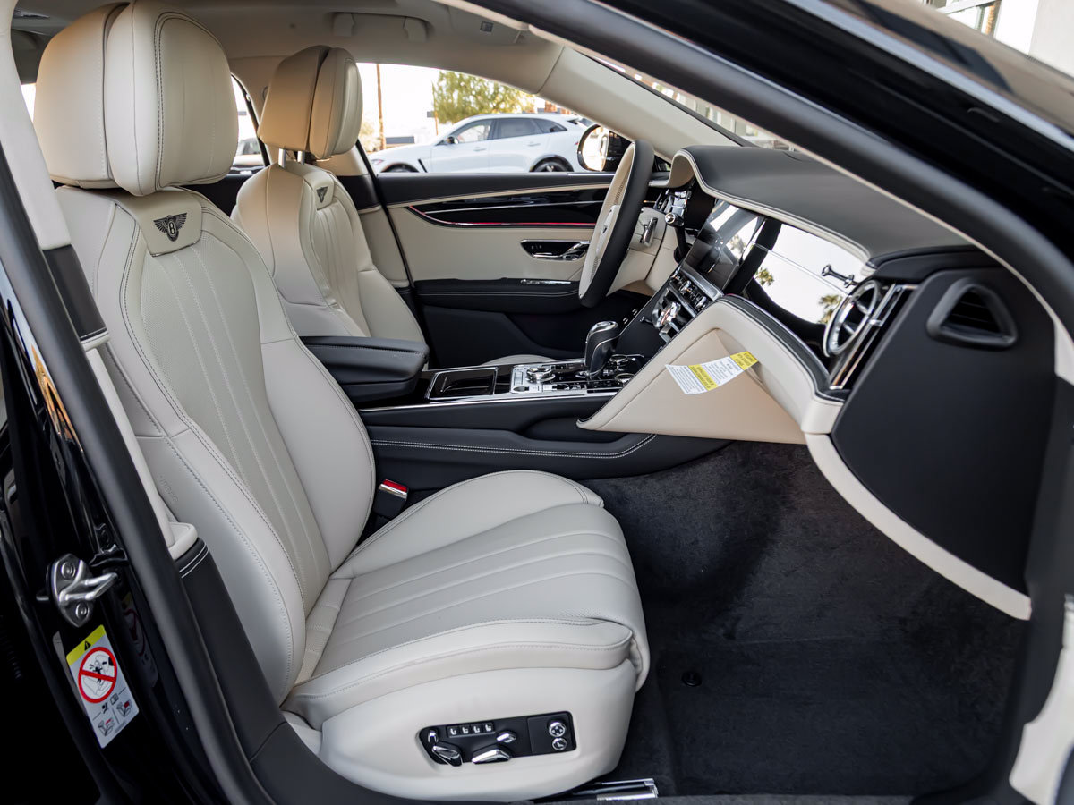 Used 2026 Bentley Flying Spur Plug-In Hybrid AWD/4WD image 2