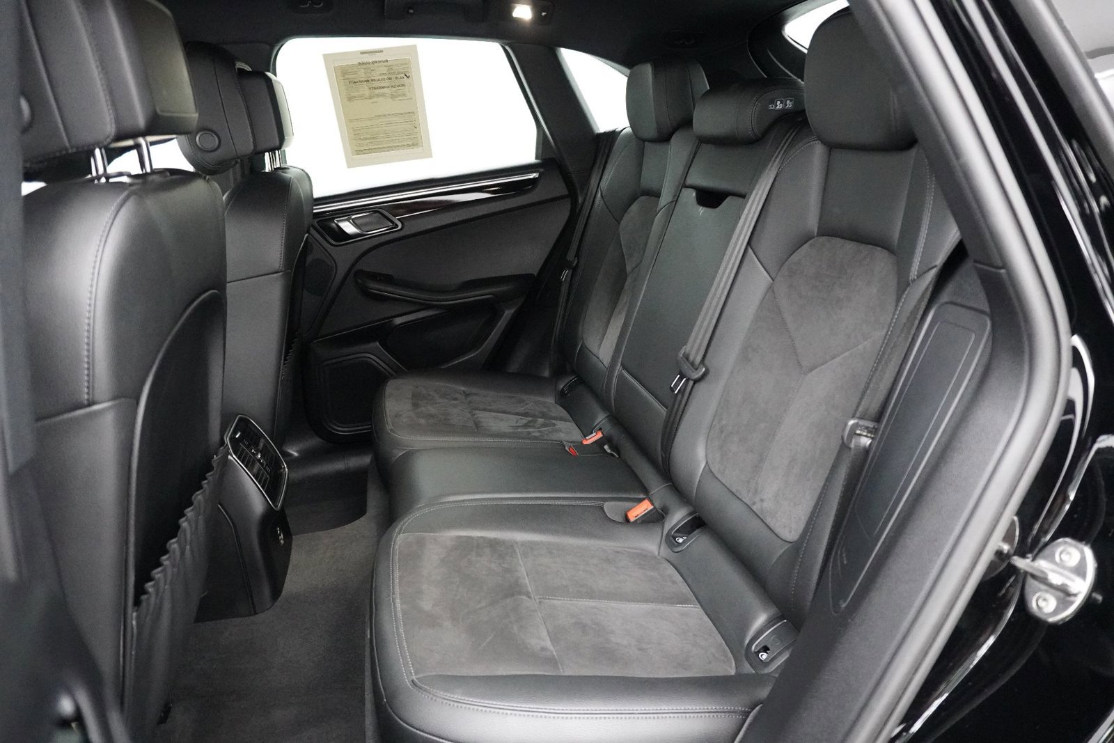 Used 2021 Porsche Macan image 15