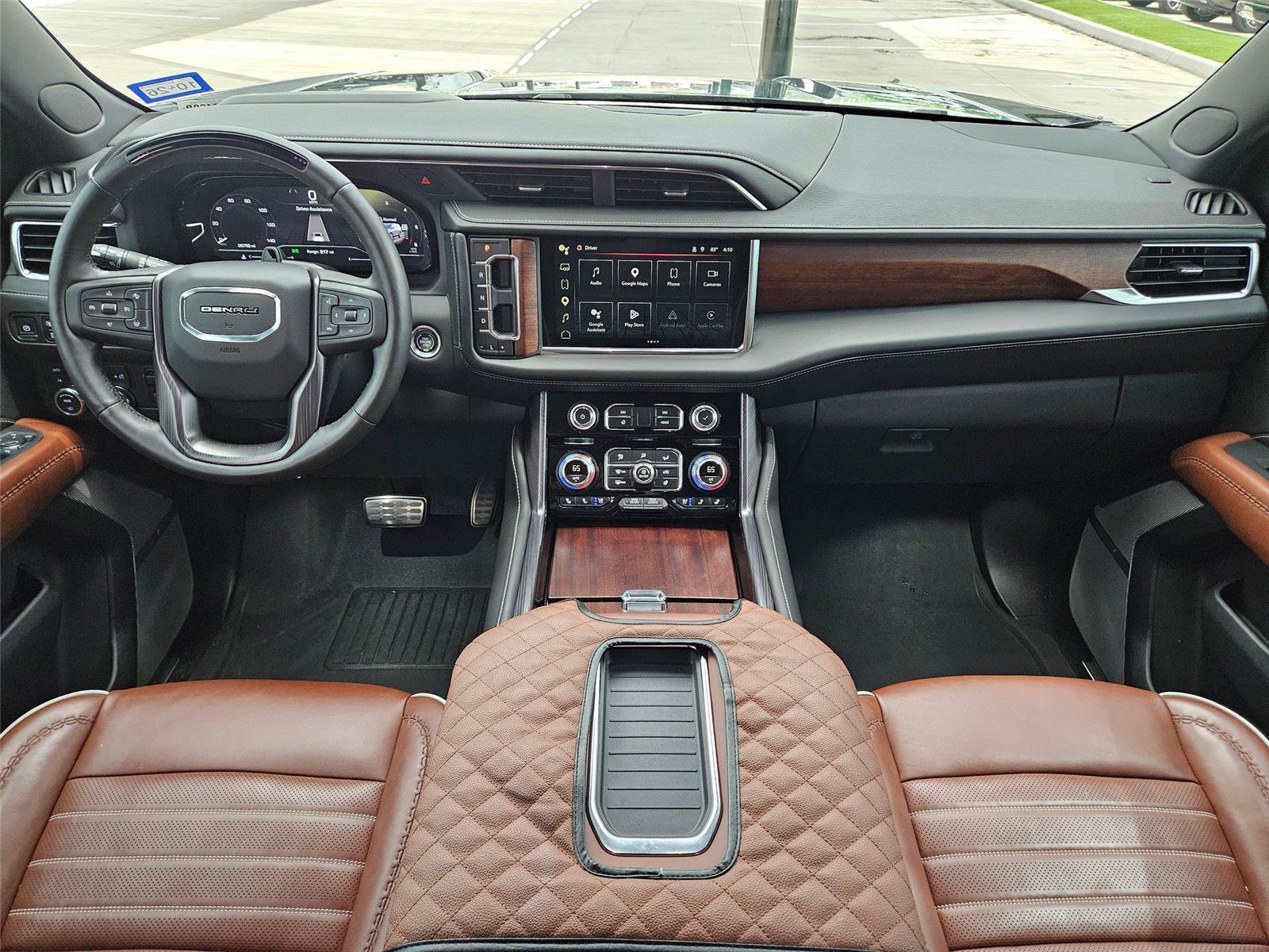 Used 2024 GMC Yukon Denali Ultimate AWD/4WD image 11
