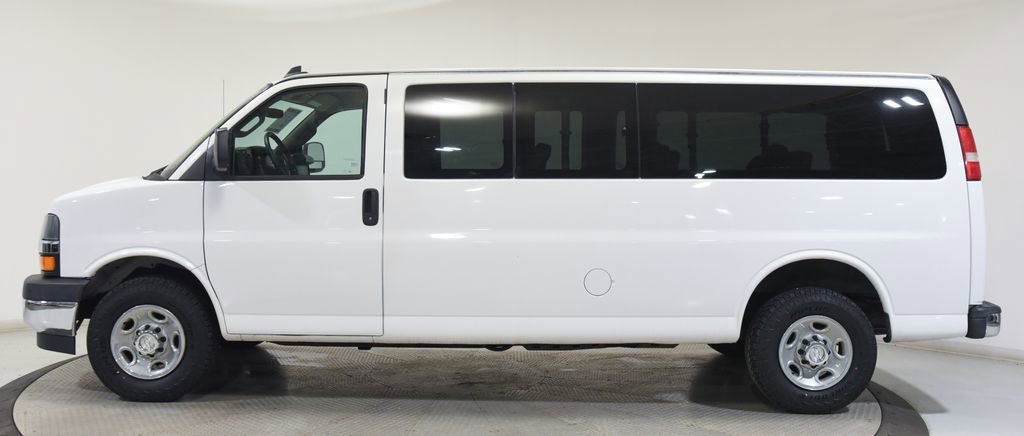 Used 2017 Chevrolet Express 3500 LT w/ LT Preferred Equipment Group image 8