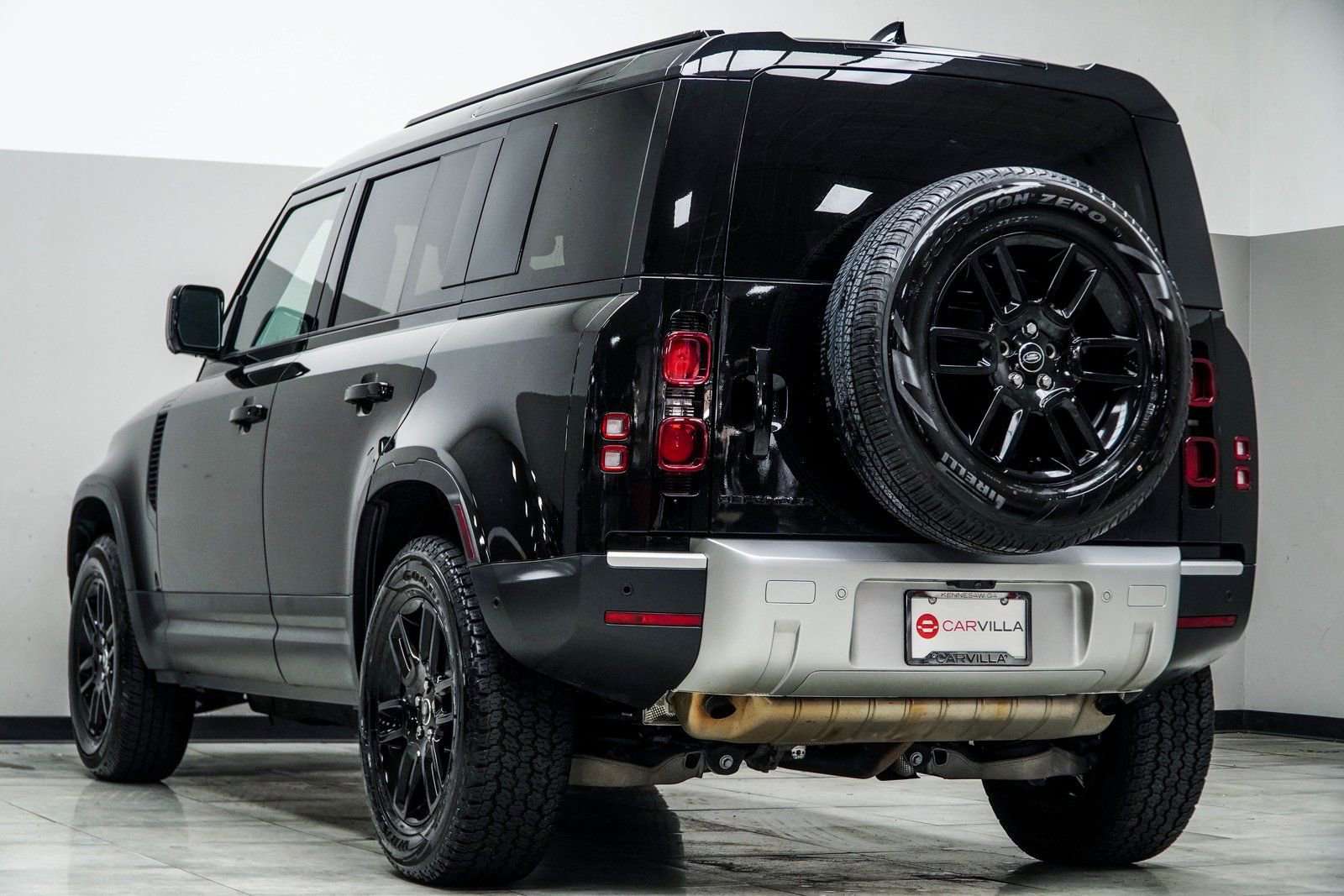 Used 2025 Land Rover Defender 110 S AWD/4WD image 10