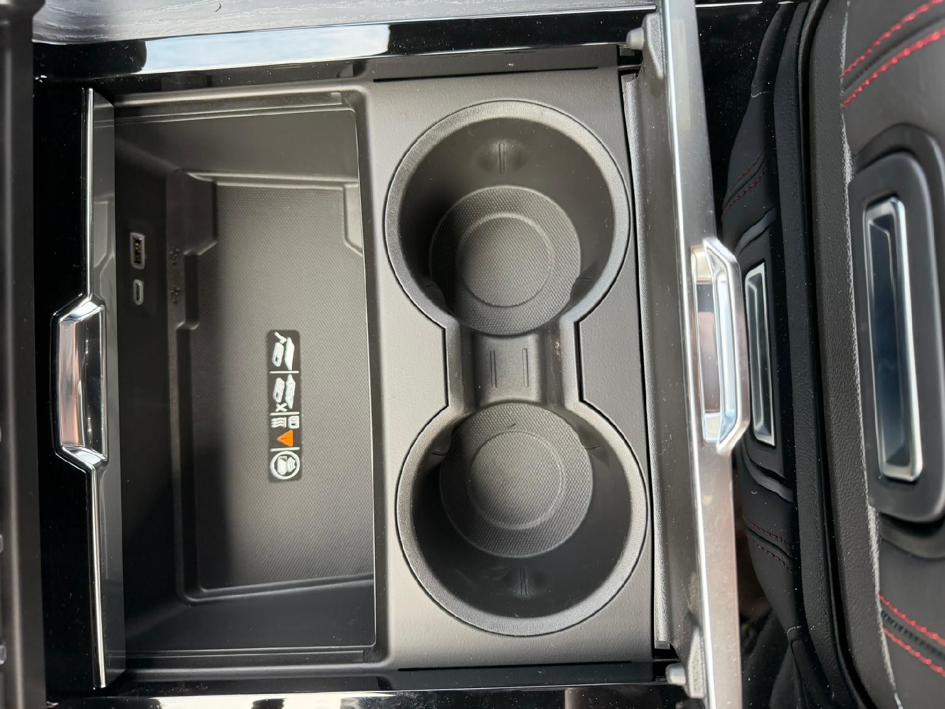 New 2026 GMC Yukon AT4 Ultimate w/ LPO, Floor Liner Package AWD/4WD image 32