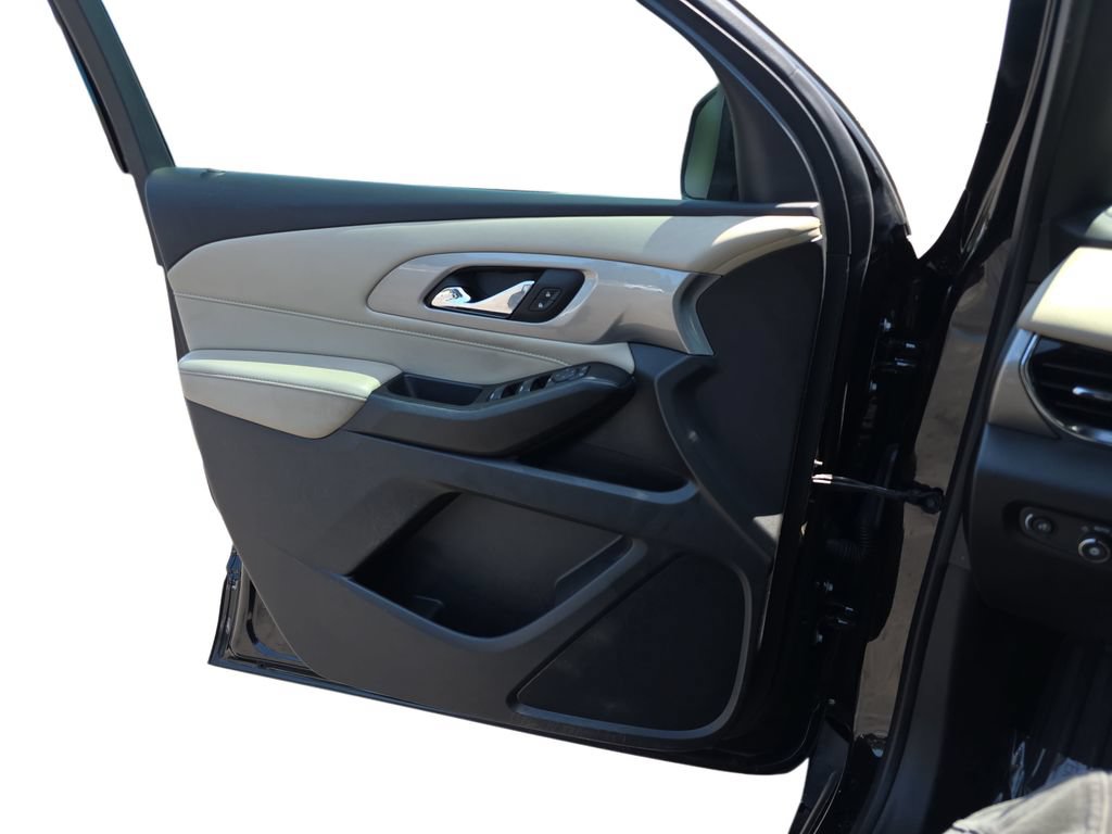 Used 2023 Chevrolet Traverse LS FWD image 26