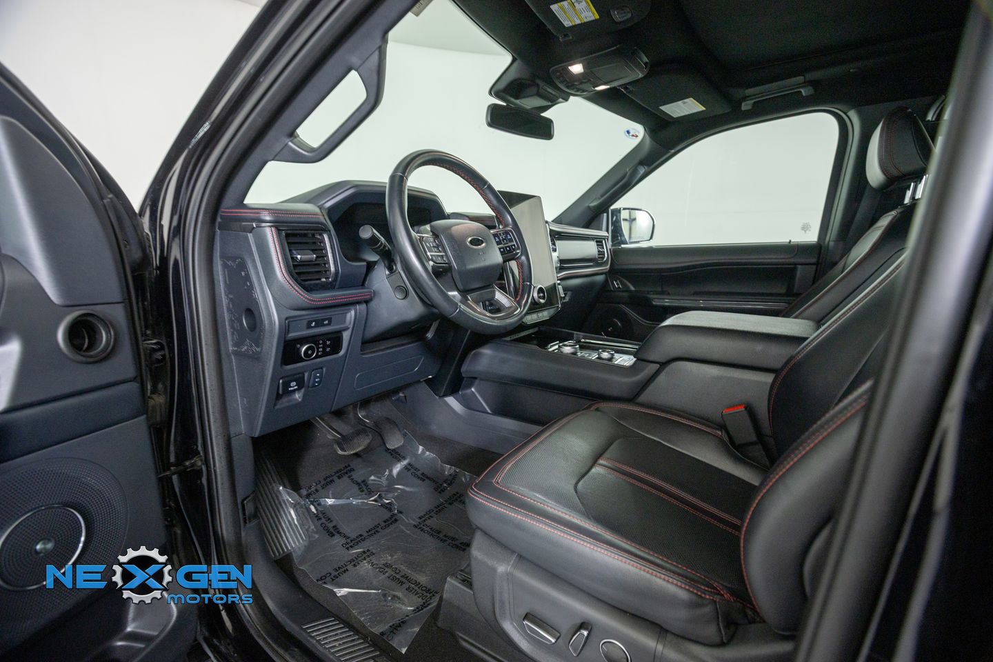Used 2024 Ford Expedition Max Limited AWD/4WD image 10