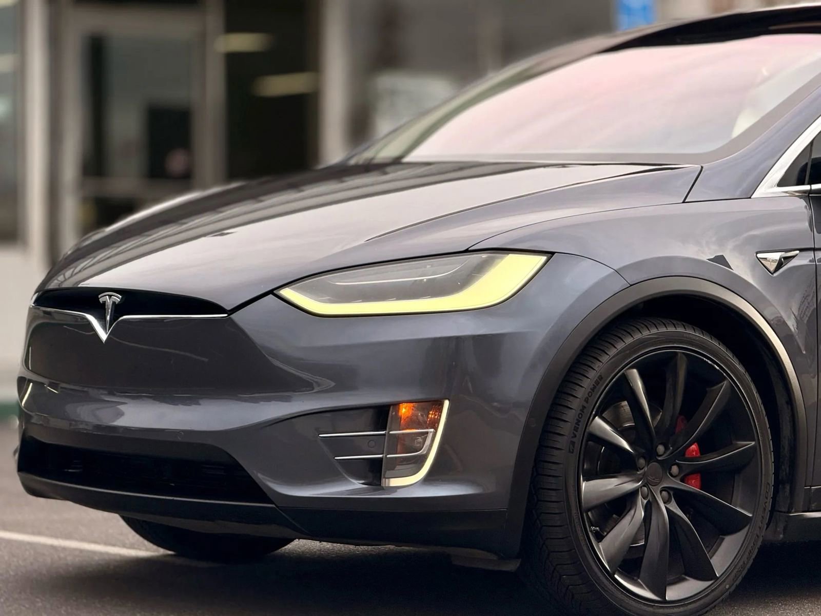 Used 2018 Tesla Model X P100D image 4