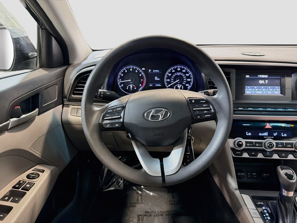 Used 2020 Hyundai Elantra SE FWD image 21
