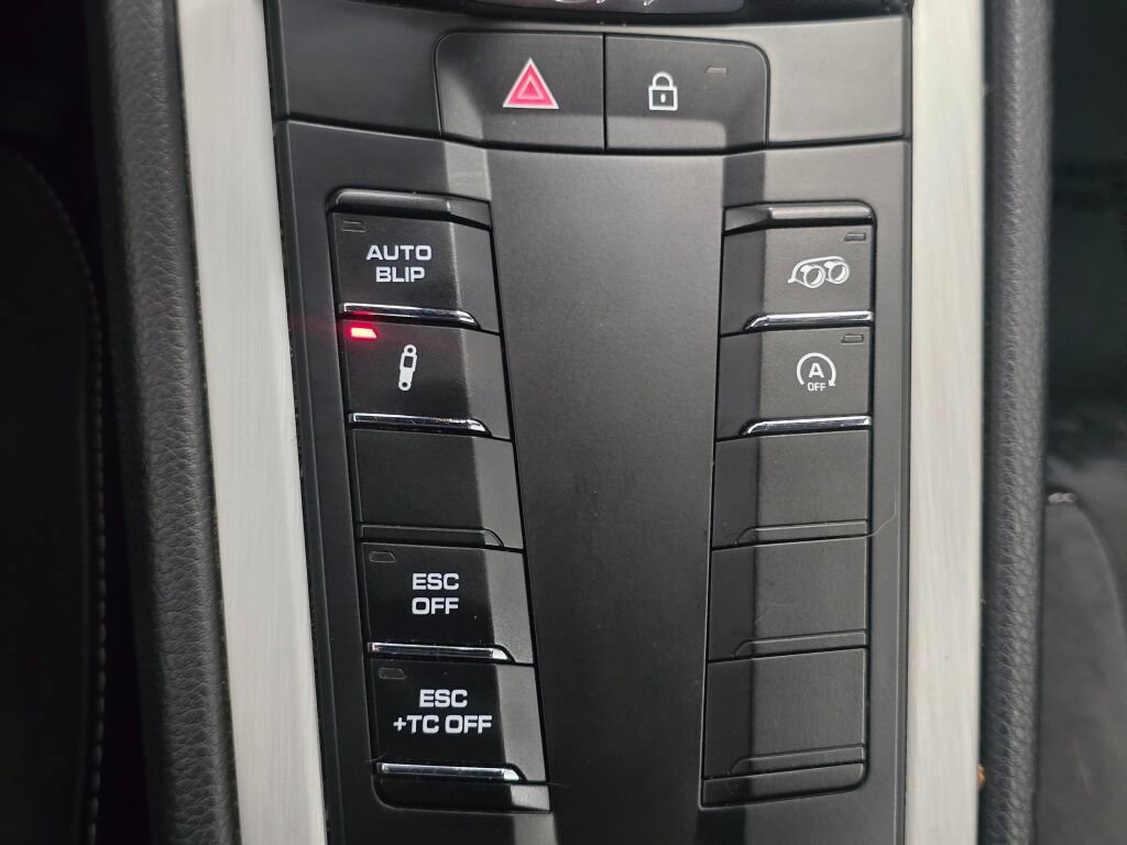 Certified 2020 Porsche 718 Cayman GT4 image 38