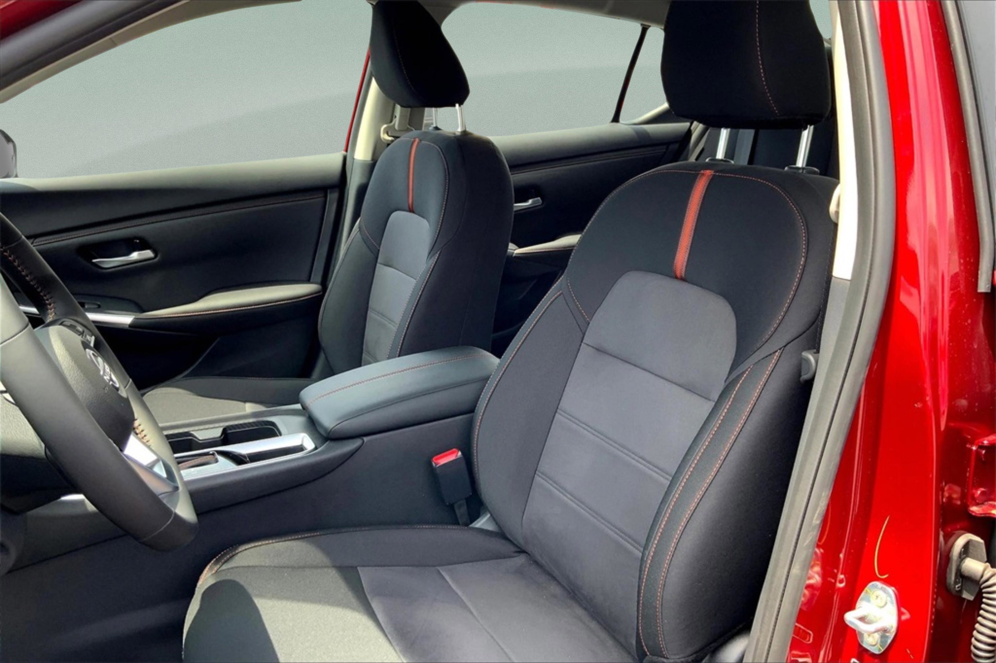 New 2025 Nissan Sentra SR image 10