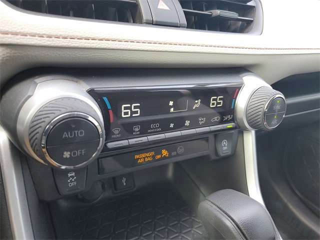 Used 2022 Toyota RAV4 XLE image 22