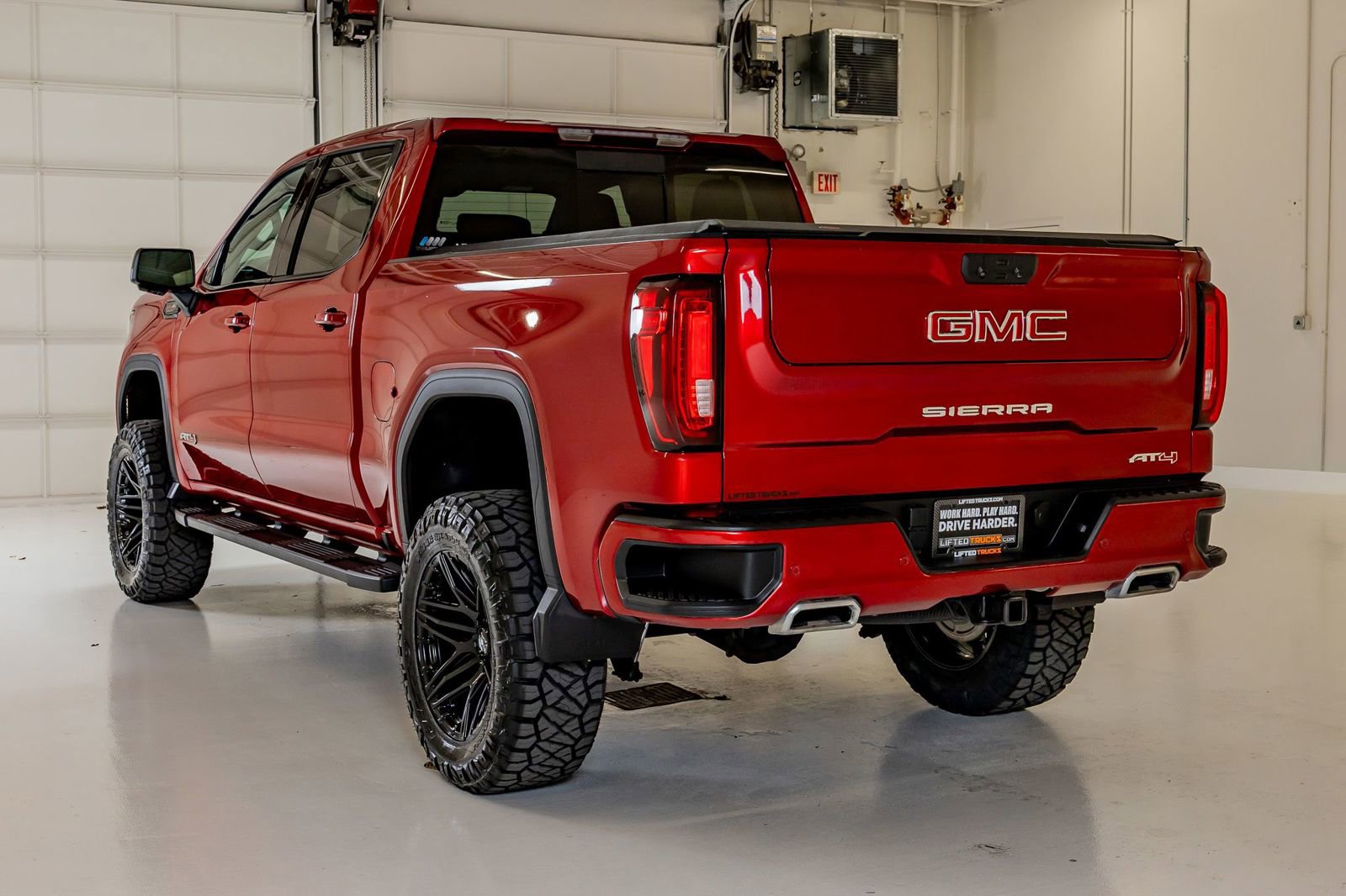 Used 2023 GMC Sierra 1500 AT4 w/ AT4 Preferred Package AWD/4WD image 7