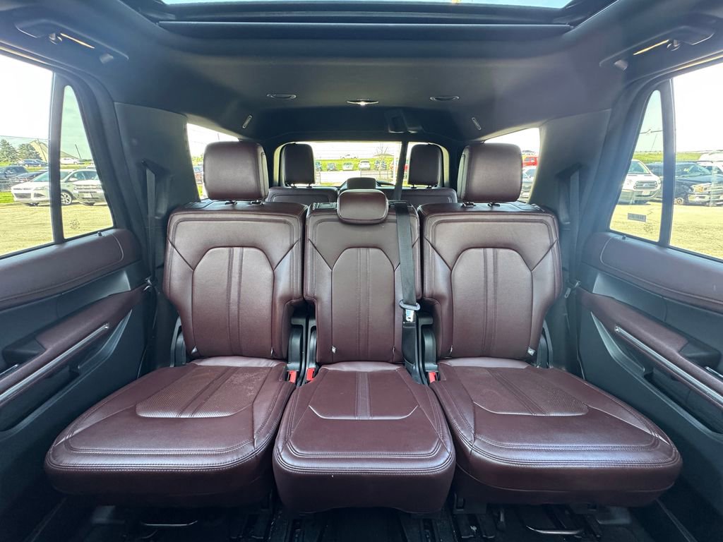 Used 2024 Ford Expedition Limited image 30