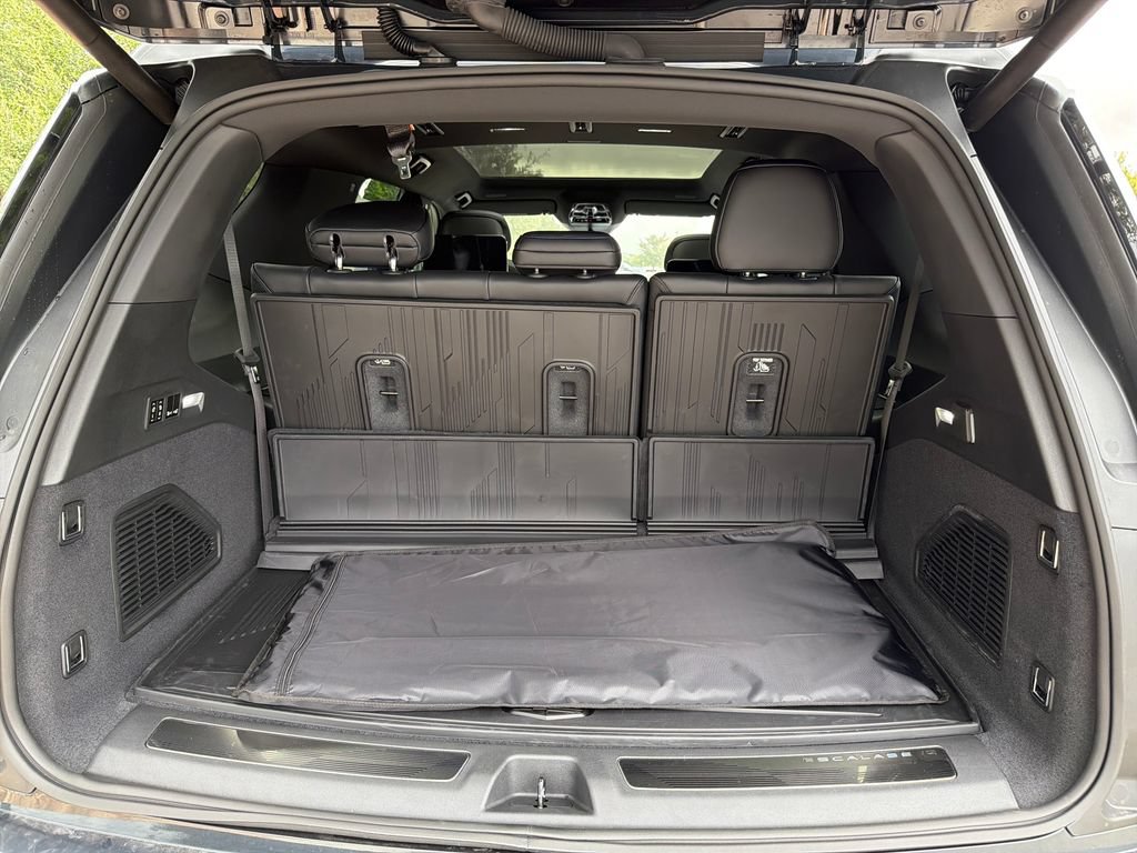 New 2026 Cadillac Escalade IQL Sport 1 w/ LPO, Floor Liner Package AWD/4WD image 43