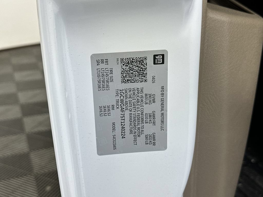Used 2026 Chevrolet Express 2500 w/ Communications Package RWD image 32