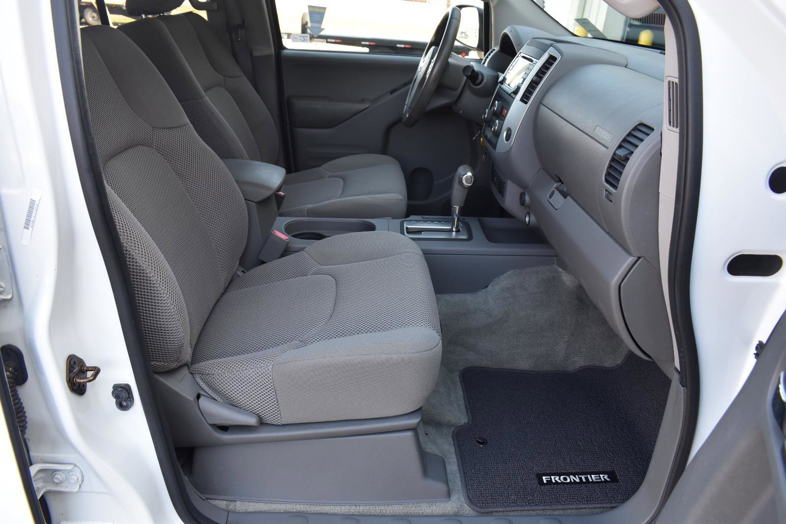 Used 2015 Nissan Frontier SV w/ SV Value Truck Package image 43