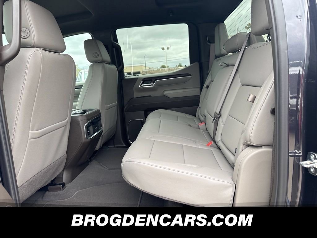 Used 2024 GMC Sierra 1500 SLT w/ SLT Premium Package AWD/4WD image 3