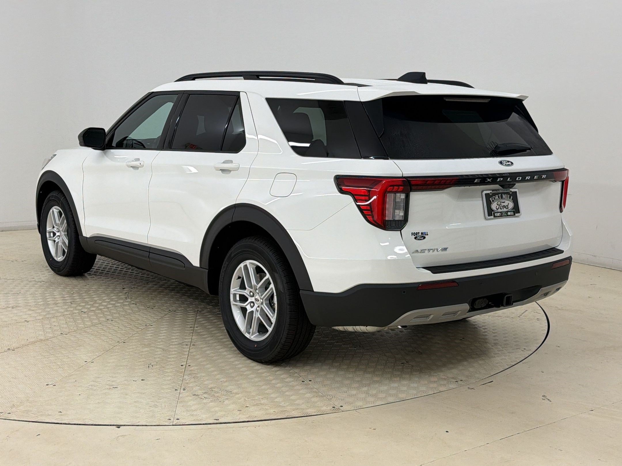 New 2027 Ford Explorer Active w/ Active Comfort Package RWD image 3