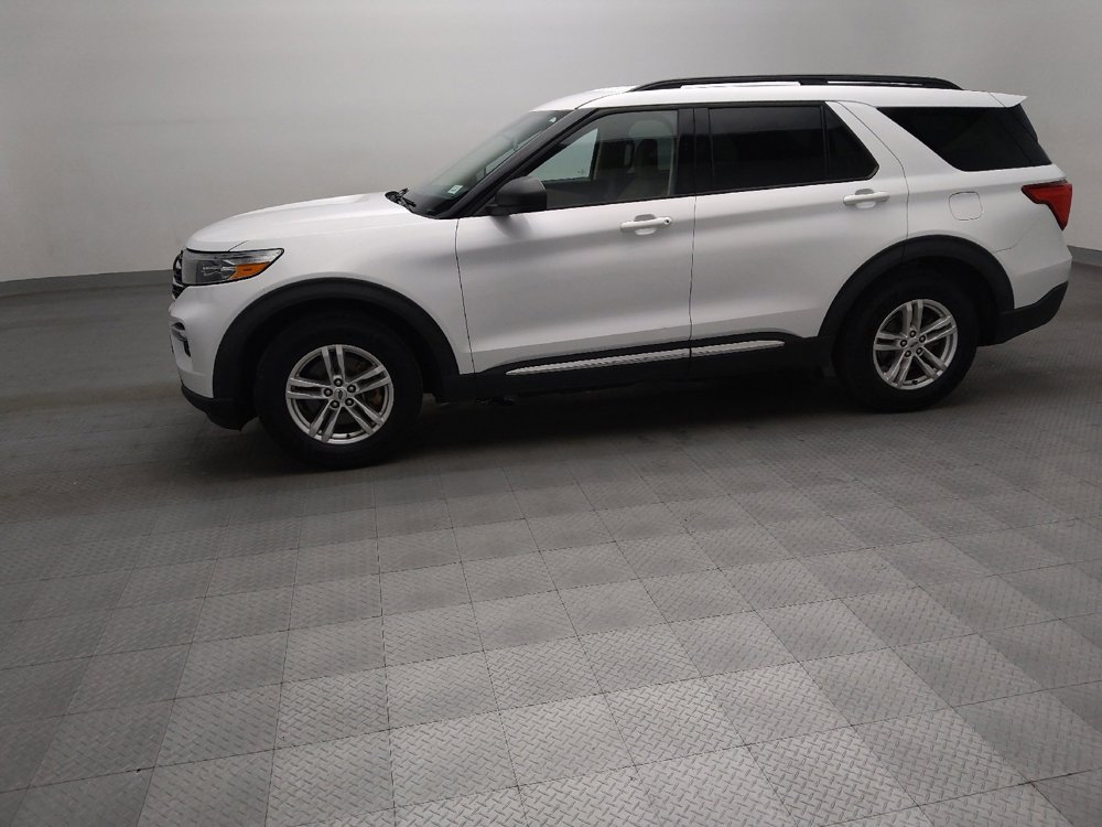 Used 2020 Ford Explorer XLT w/ Equipment Group 202A RWD image 2