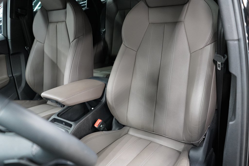 Used 2025 Audi Q5 Premium Plus AWD/4WD image 11