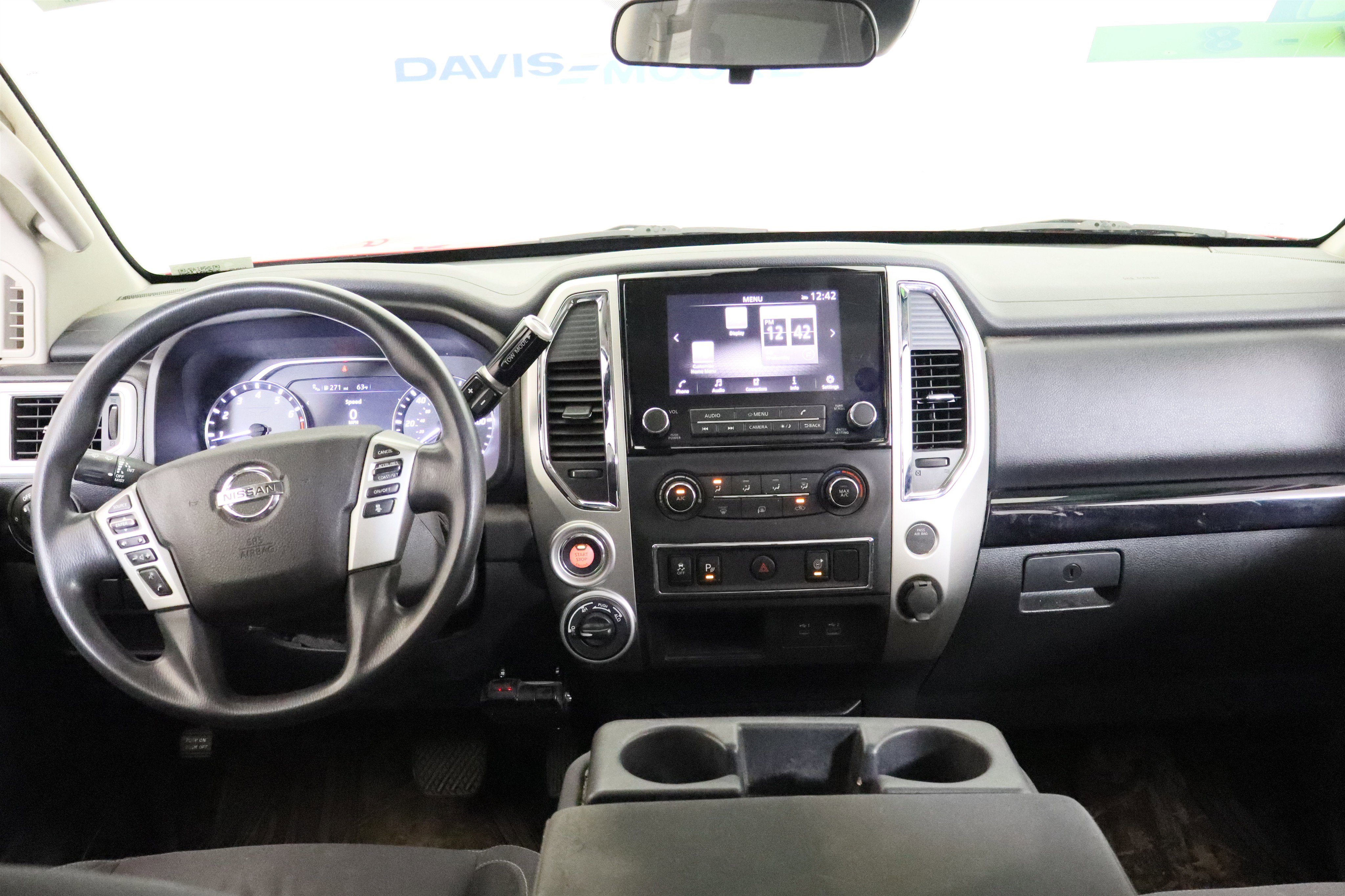 Used 2021 Nissan Titan SV w/ Accessory Utility Package AWD/4WD image 15