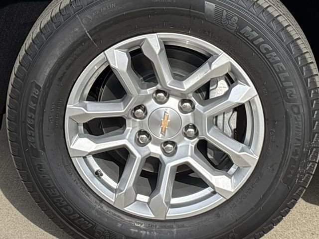 New 2026 Chevrolet Suburban LT w/ Comfort Package RWD image 28