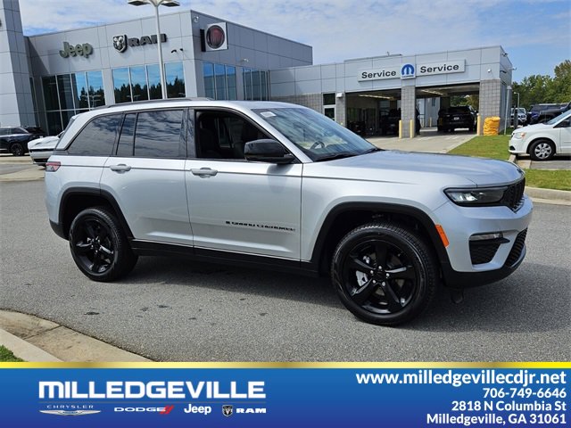 New 2025 Jeep Grand Cherokee Limited w/ Black Appearance Package