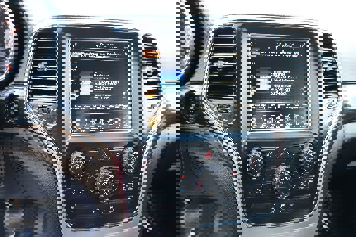 Used 2015 Jeep Grand Cherokee Altitude image 25