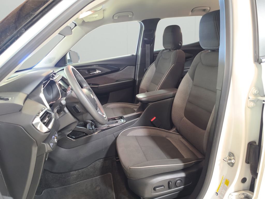 Used 2023 Chevrolet TrailBlazer LT w/ Convenience Package FWD image 10