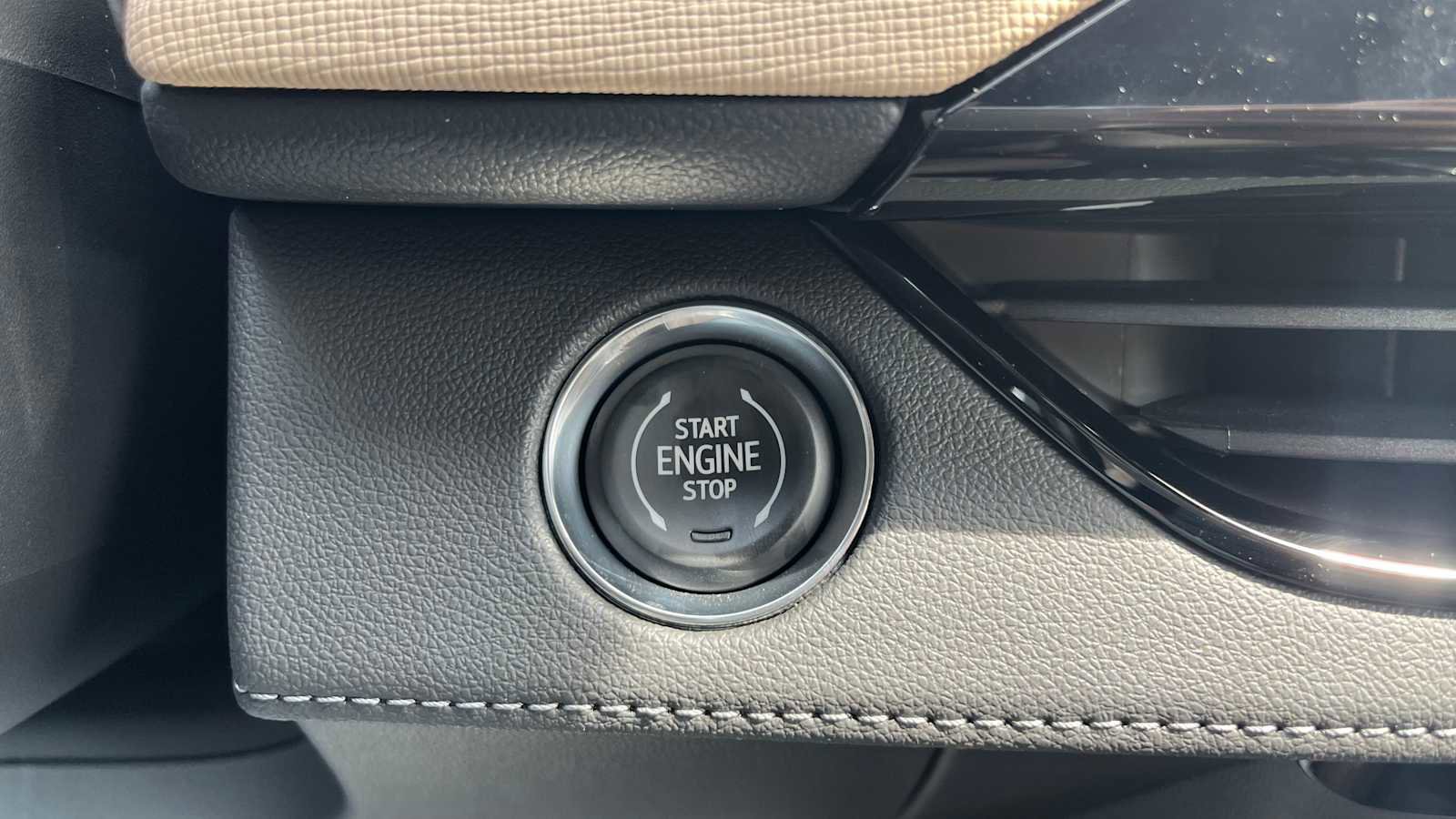 New 2026 Buick Enclave Preferred w/ Power Package image 18