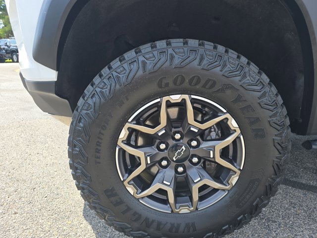 Used 2024 Chevrolet Colorado ZR2 w/ ZR2 Convenience Package III image 10