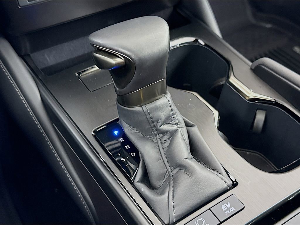 Used 2025 Lexus ES 300h w/ Premium Package image 17