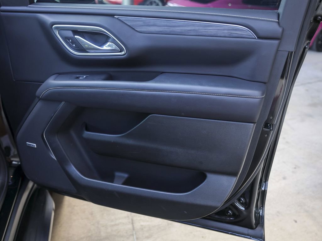Used 2023 GMC Yukon SLT w/ SLT Luxury Package image 40