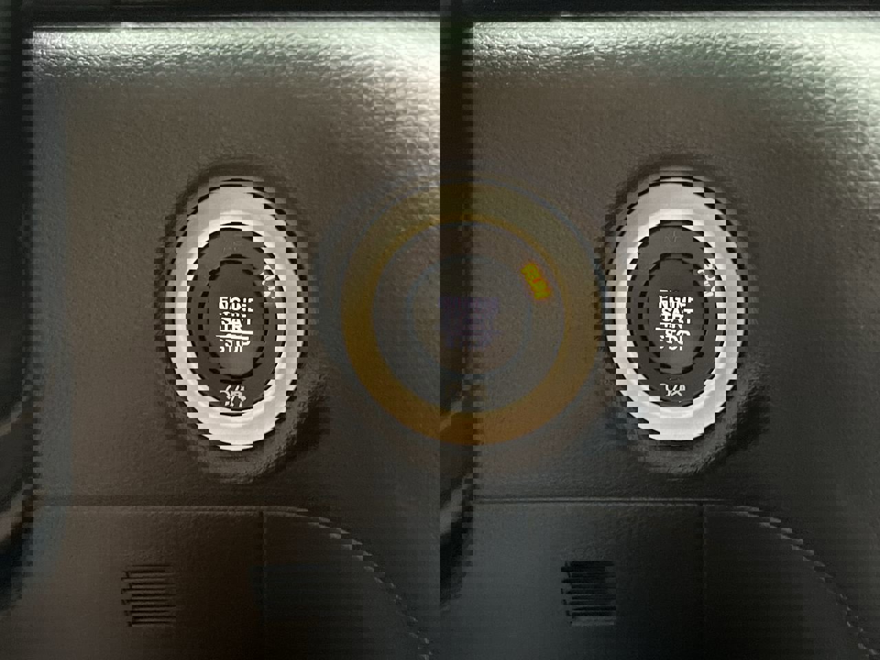 Used 2025 Chrysler Pacifica Select image 20