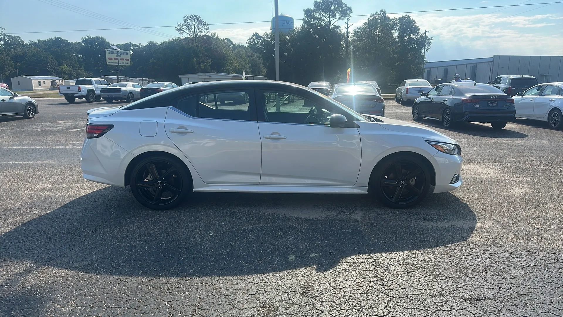 Used 2023 Nissan Sentra SR w/ Midnight Edition Package image 4