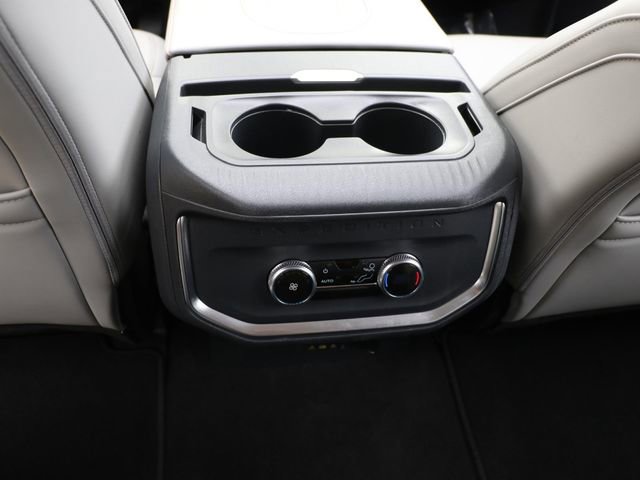 Used 2025 Ford Expedition Active image 16