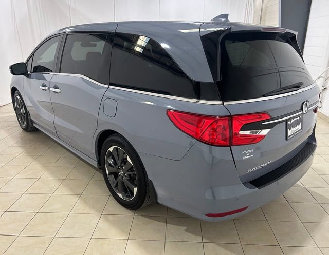 Used 2023 Honda Odyssey Elite image 3