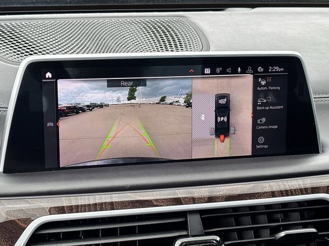 Used 2020 BMW 750i xDrive w/ Executive Package image 17