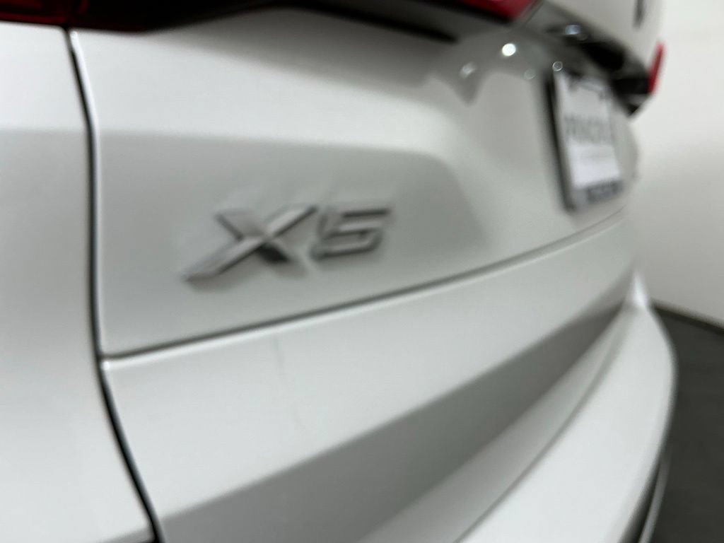 Used 2019 BMW X5 xDrive40i w/ M Sport Package AWD/4WD image 32