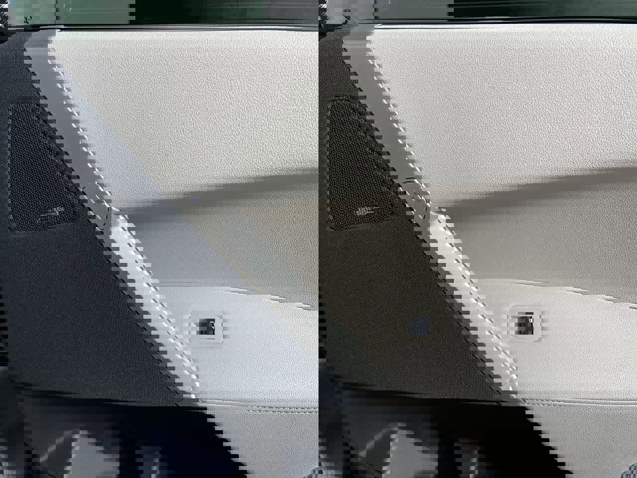 New 2022 BMW iX xDrive50 w/ Convenience Package image 32