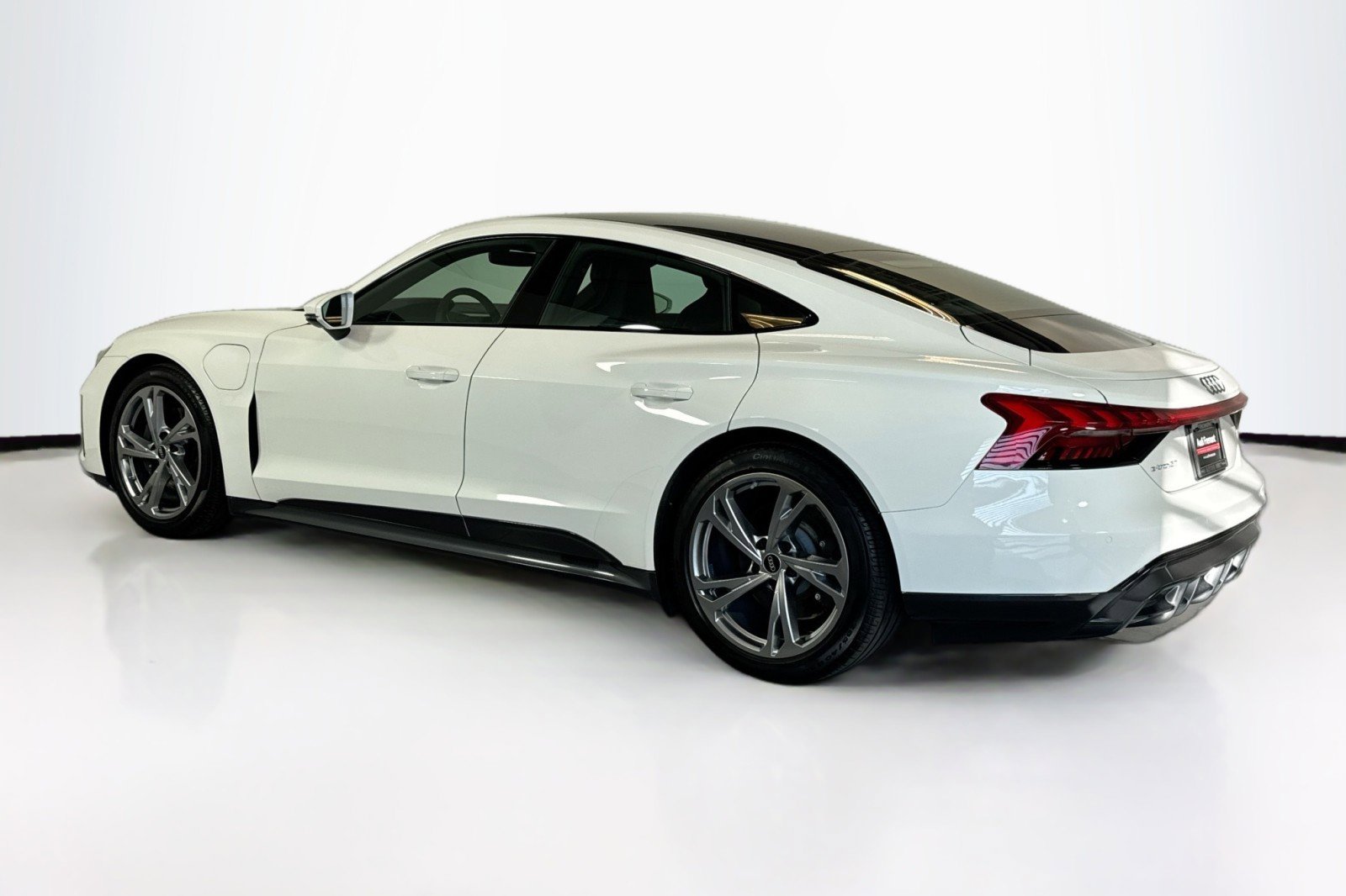 Used 2022 Audi e-tron GT Premium Plus image 7