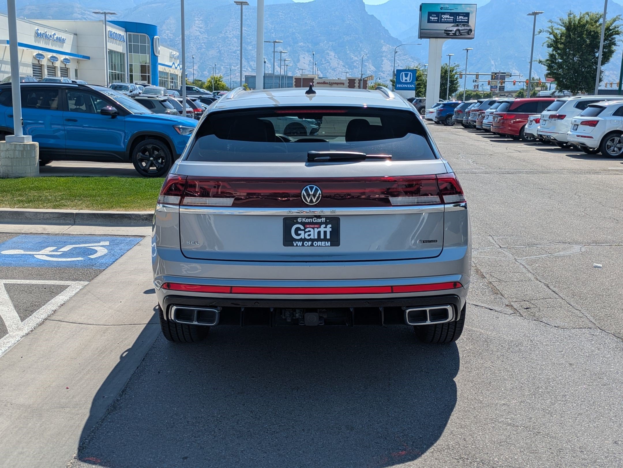 Used 2024 Volkswagen Atlas Cross Sport SEL Premium R-Line AWD/4WD image 7