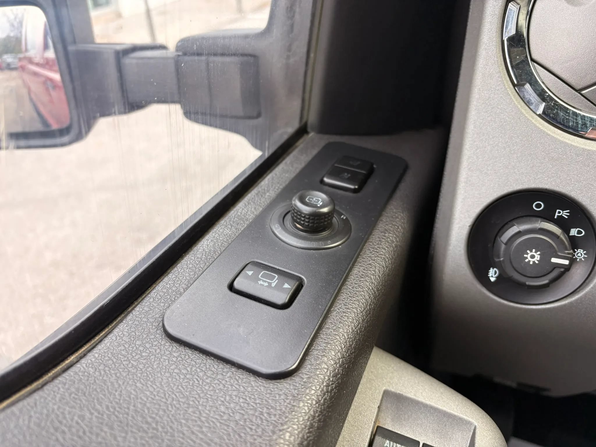 Used 2015 Ford F250 Lariat w/ Lariat Ultimate Package AWD/4WD image 31
