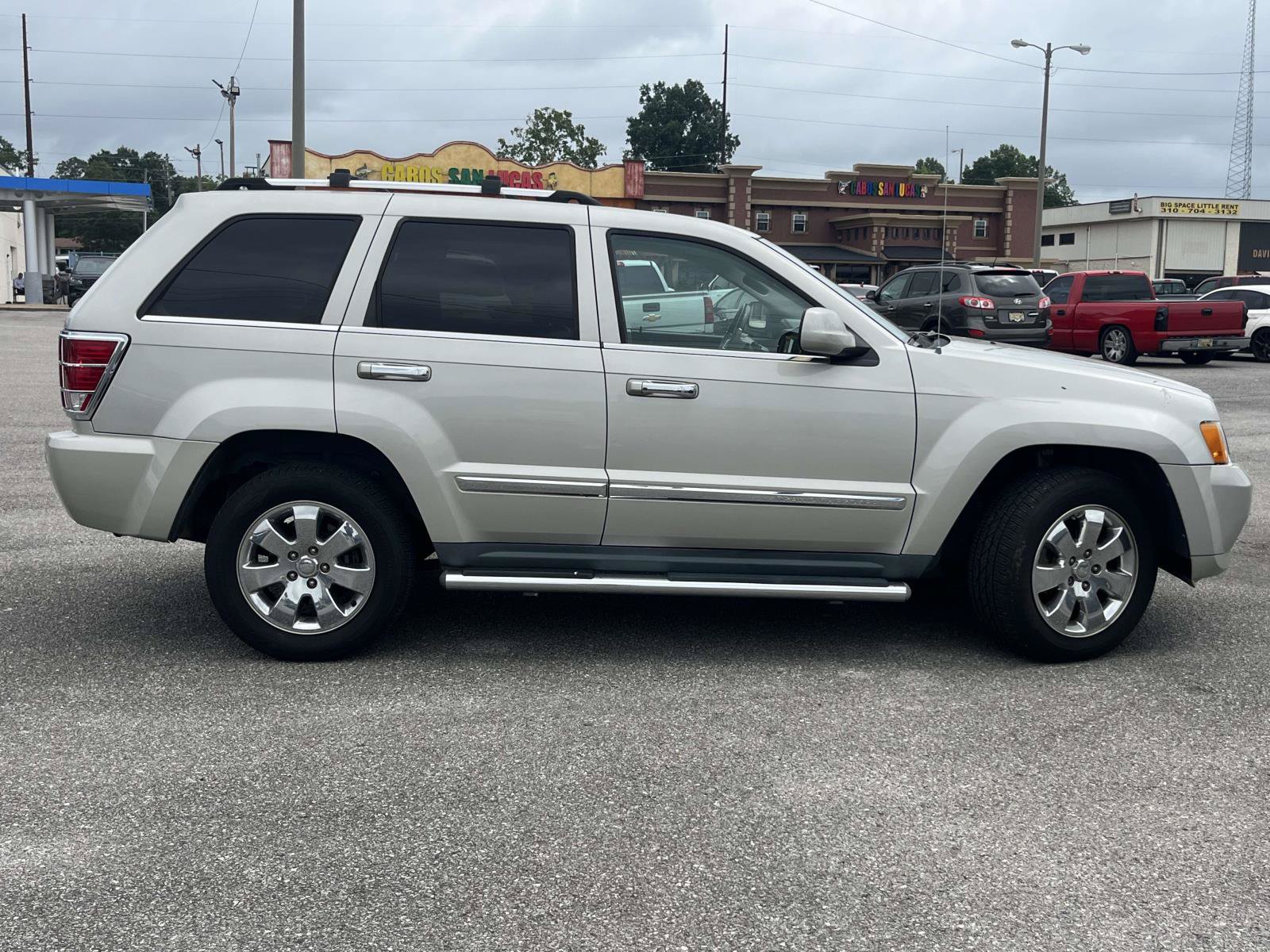 Used 2010 Jeep Grand Cherokee Limited w/ Mopar Chrome Edition Group RWD image 2