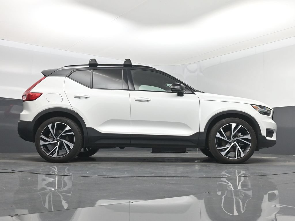 Used 2022 Volvo XC40 T5 R-Design AWD/4WD image 16