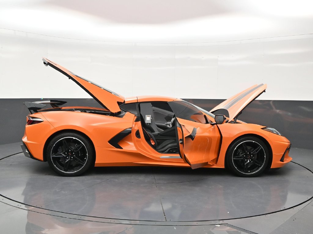 Used 2022 Chevrolet Corvette Stingray Coupe w/ 1LT RWD image 29