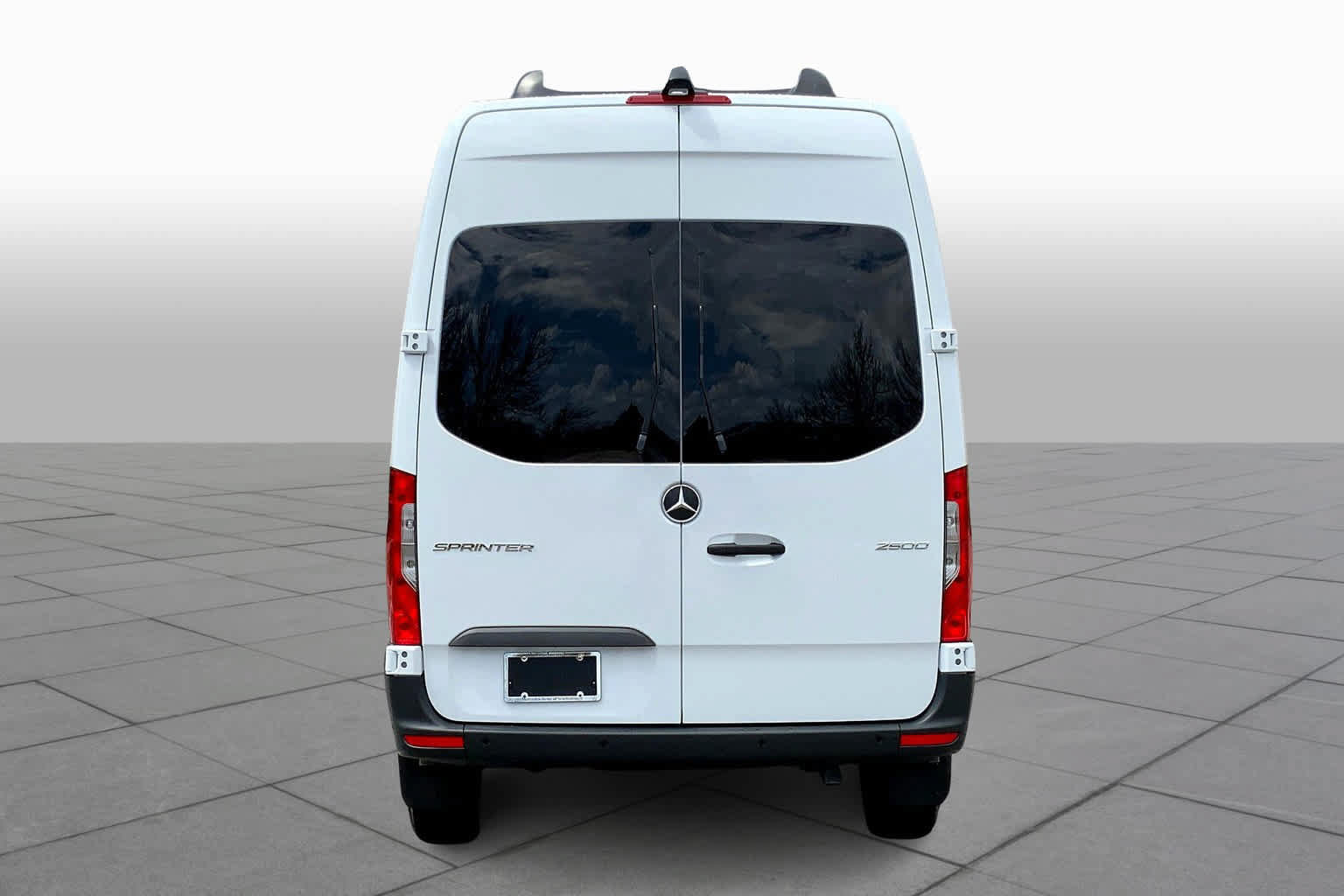 Used 2025 Mercedes-Benz Sprinter 2500 image 4