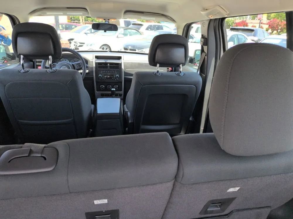 Used 2011 Jeep Liberty Sport image 36