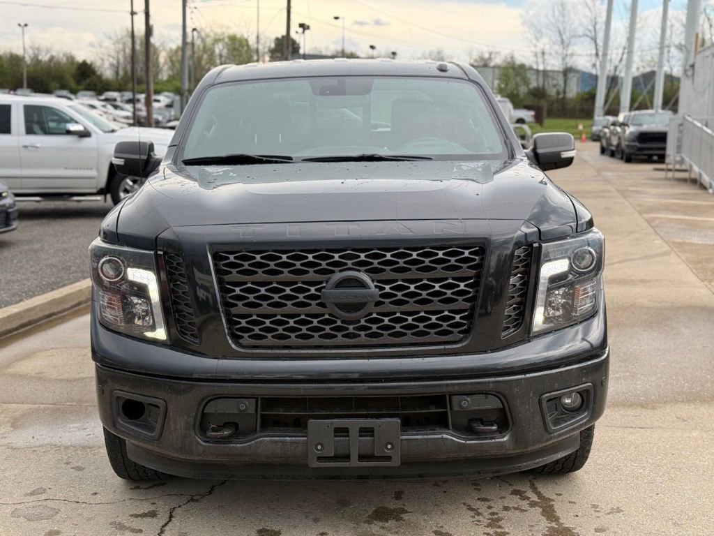 Used 2018 Nissan Titan SV w/ SV Convenience Package image 3