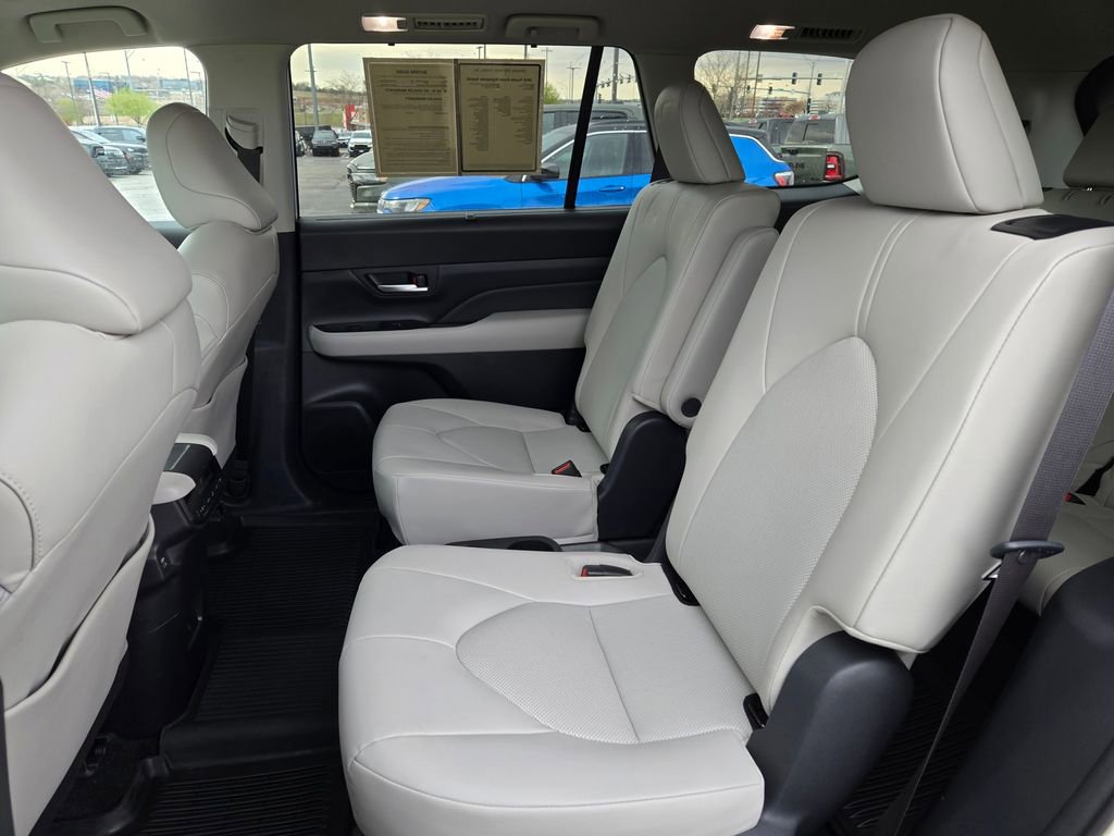 Used 2024 Toyota Grand Highlander XLE image 29