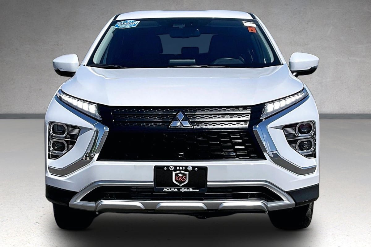 Used 2025 Mitsubishi Eclipse Cross AWD image 3