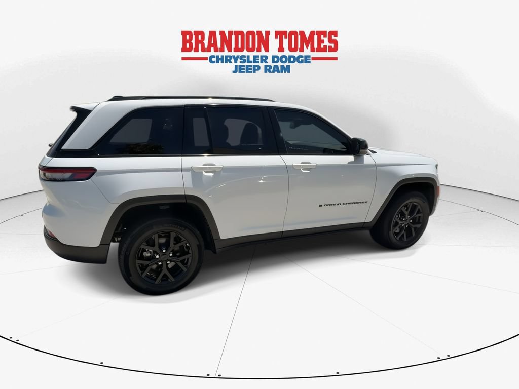 Certified 2025 Jeep Grand Cherokee Altitude RWD image 8